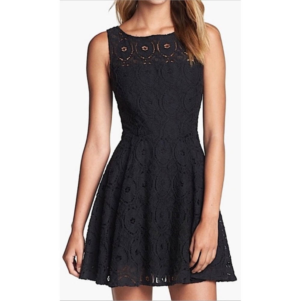 BB Dakota Black Lace Fit & Flare‎ Sleeveless Party Cocktail Dress 4 NWOT